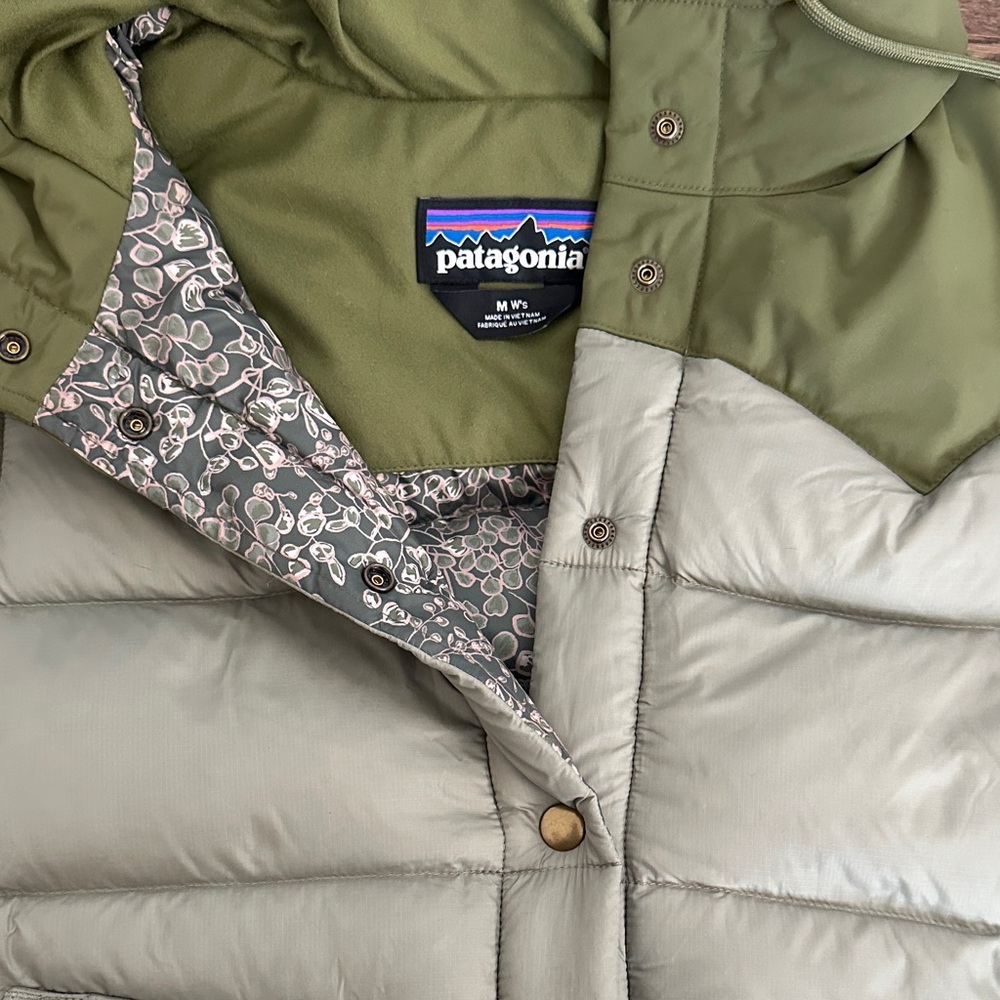 Like New Patagonia Two-Tone Green Hooded Vest - Picture 4 of 6